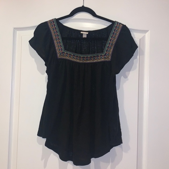 Women’s Flowy Top Beautiful Neckline - Picture 1 of 9
